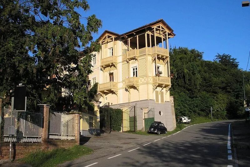 CHARME AND RELAX HISTORIC HOUSE ON THE HILL