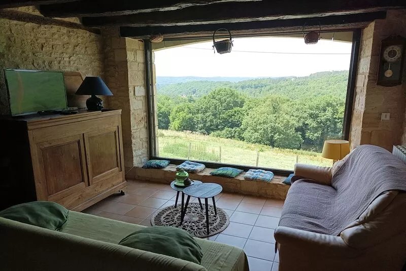 Cottage of character, near SARLAT, SUPERB PANORAMA