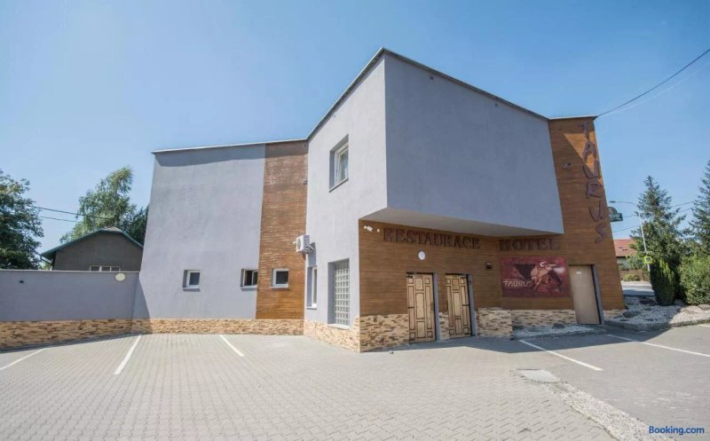 Hotel Taurus