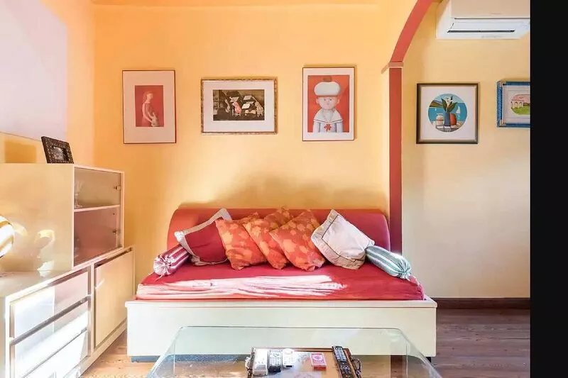 Home Sweet Home away from home 753 Sq. Feet in the oldest districts of Florence