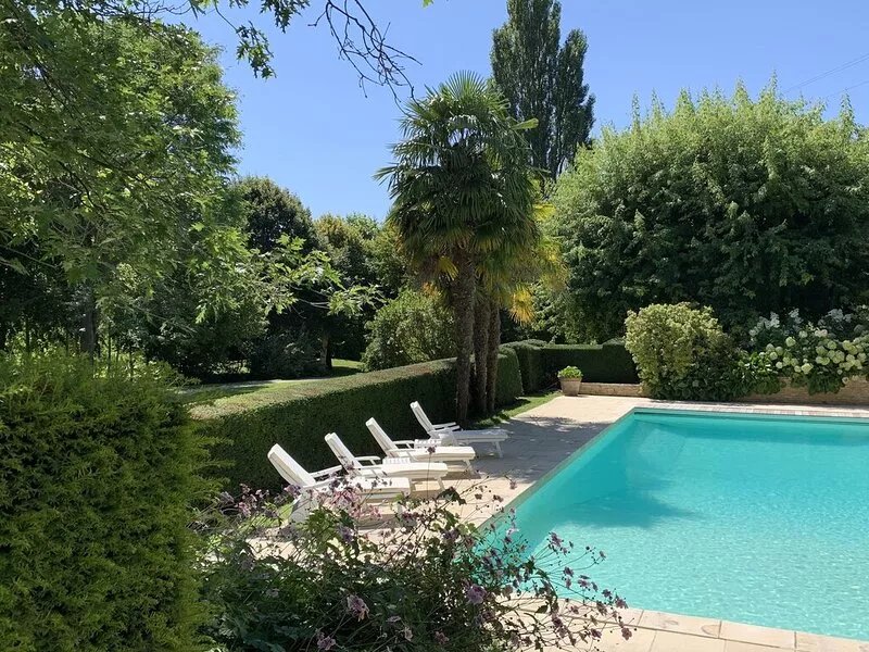 Property with swimming pool and tennis in an exceptional setting (30' Deauville)