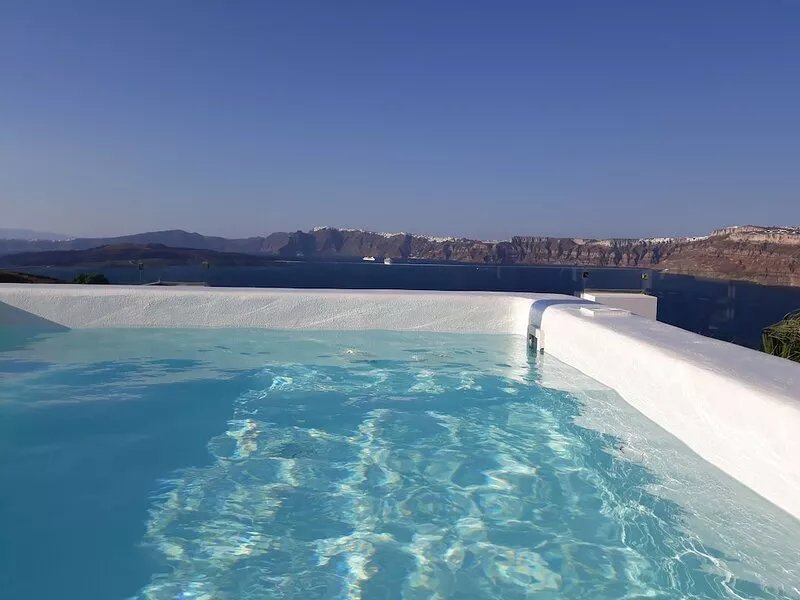 Admiral's House with Terrace Jacuzzi and amazing Caldera views, Family friendly