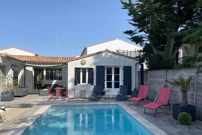 VILLA SWIMMING POOL 3mn walk from the BEACH île de ré -