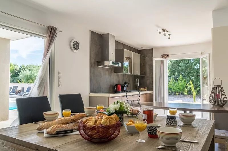 Prestige villa la SERANNE 170 m2, 8 pers, with swimming pool (Occitanie)