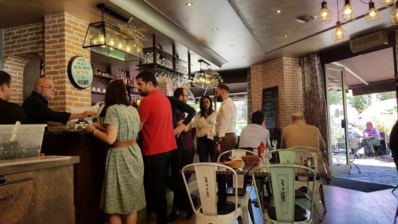 Le Cafe de la Paix