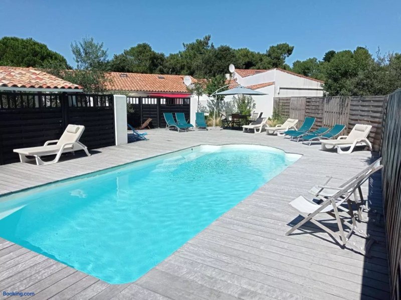 741 Rue Charles de Gaulle
