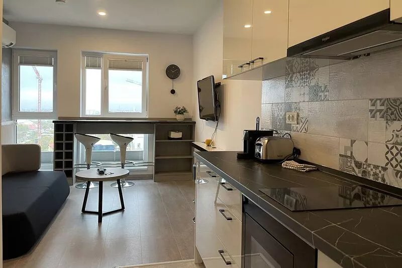 Beautiful Penthouse Lakeview W18