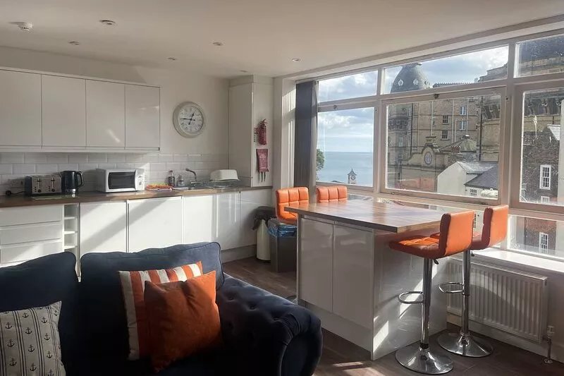Harcourt Place - Apartment 2 - Seaview - Sleeps 5