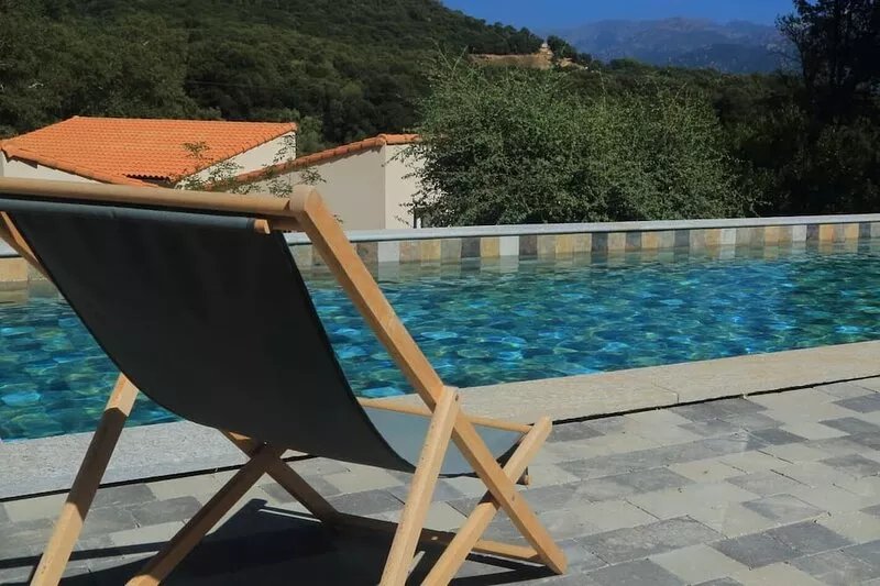 Between sea and mountains, find peace and quiet in one of our villas