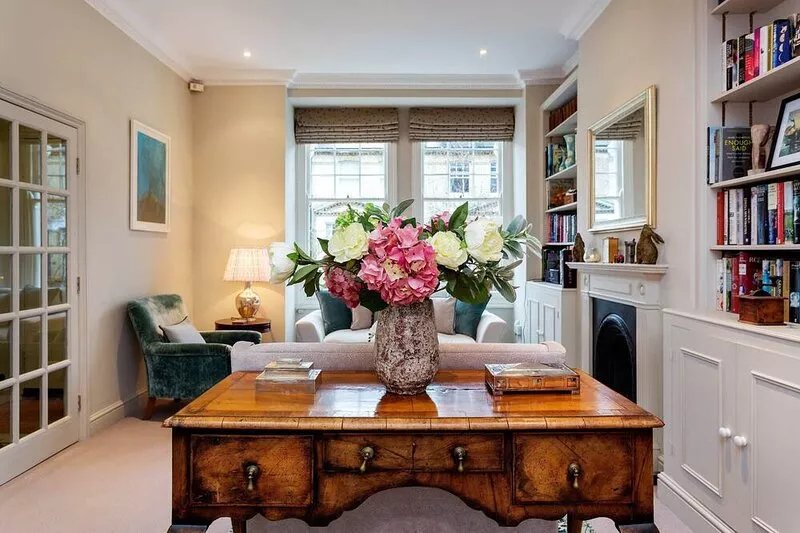 Comfort in Kensington, by Veeve