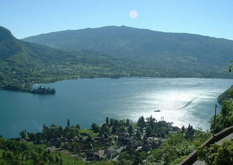 ANNECY Close to Center - Pleasant Studio On Shaded Garden and Garage