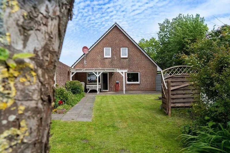 A large holiday home with a lot of space in the garden