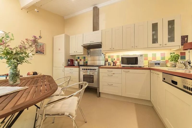 Provence villa 8 min walk from St. Remy's main square with large garden and pool