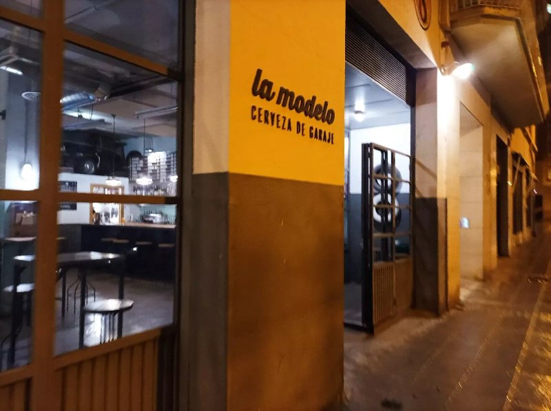 La Modelo Cerveza de Garaje