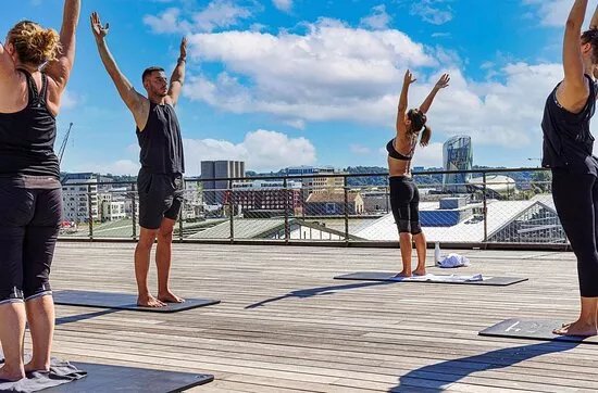 Elevate Premium Fitness Bassins A Flot