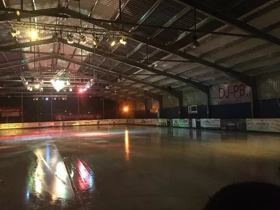 Ice skating in Beverungen (Beverunger Eisbahn)