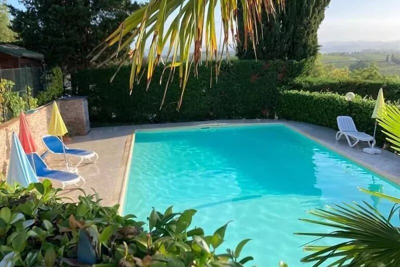 Intera Casa Vacanze con Giardino e Piscina ad uso Esclusivo a 2km da S.gimignano