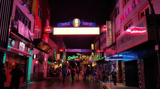 Olivia Jones Bar