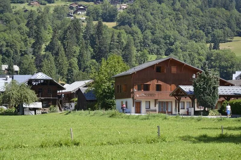 Rental summer / winter beautiful Duplex T4 in quiet cottage; quality equipment.