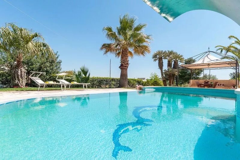 Spacious Villa with Pool in Puglia for 8 people