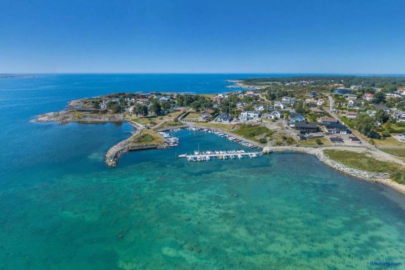 Tva Gasthus Vid Hav Och Strand