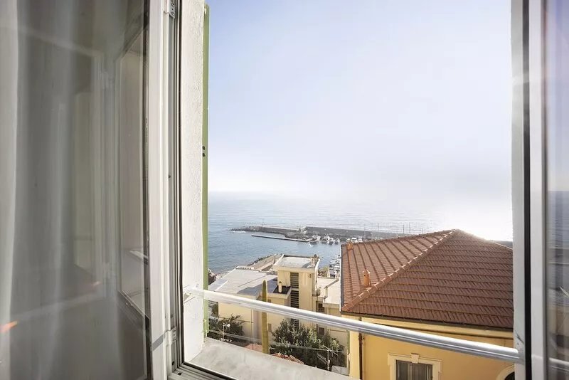 Holiday Apartment in the Old City with Seaview & Shared Garden