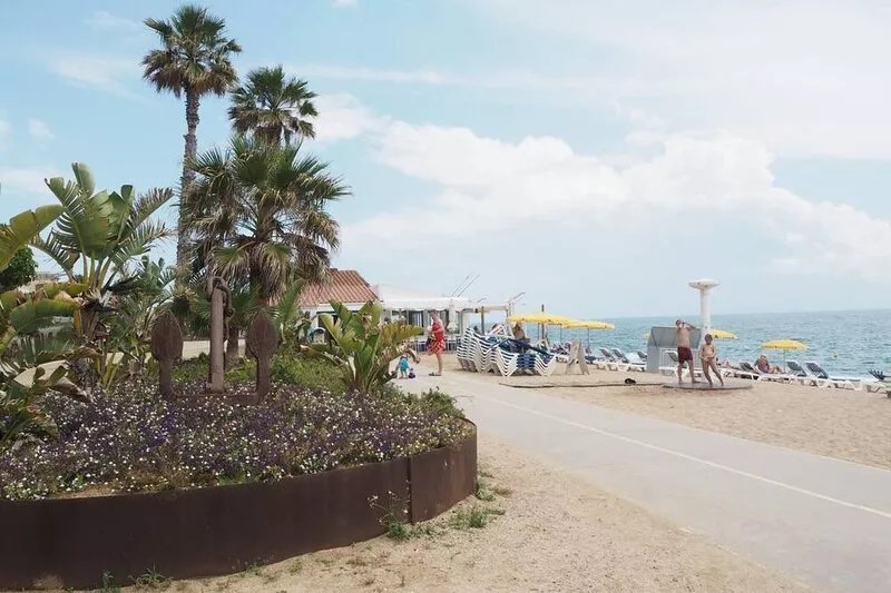 NINFA. Flat with balcony perfect for families with children. Sea views Free wifi