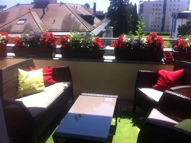 Great Vacation apartment with views, Close to Montreux