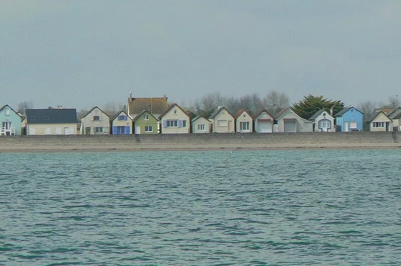adjacent to the beach, maisonette, east coast of Cotentin,