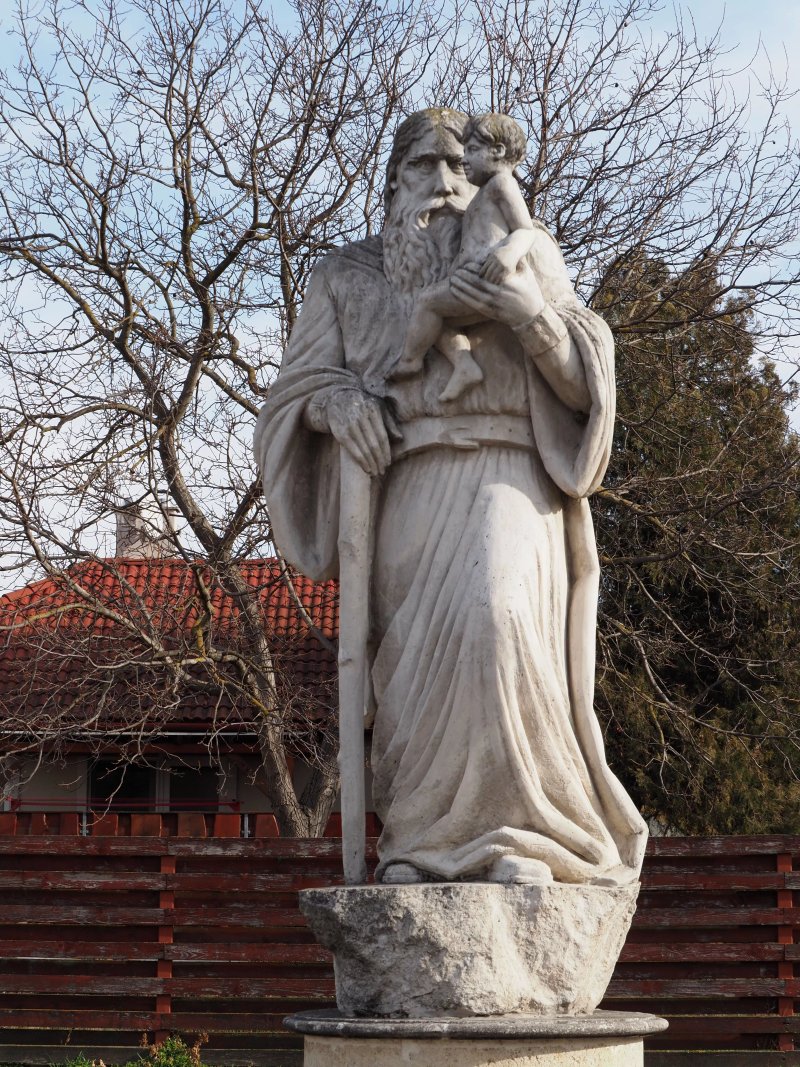 Szent Kristof Monument