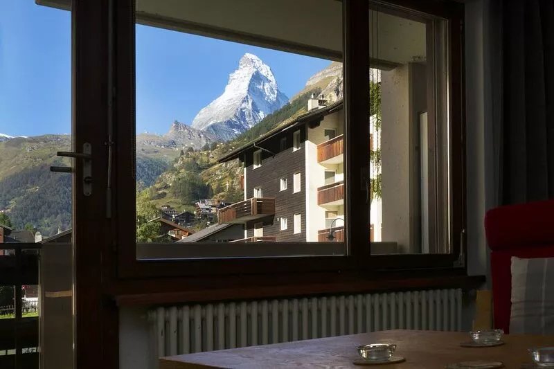 2 bedroom/2bathroom apt close to village with stunning view of the Matterhorn