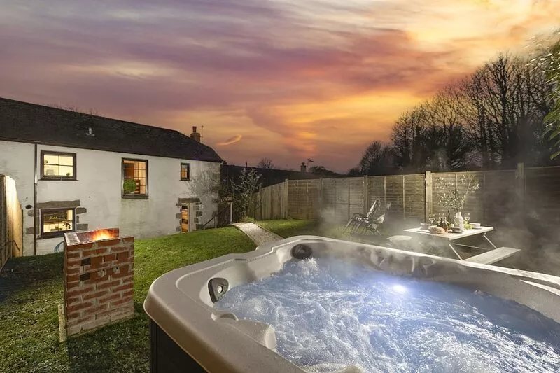 The Old Hay Barn, Croft Hooper -  a cottage that sleeps 4 guests  in 2 bedrooms