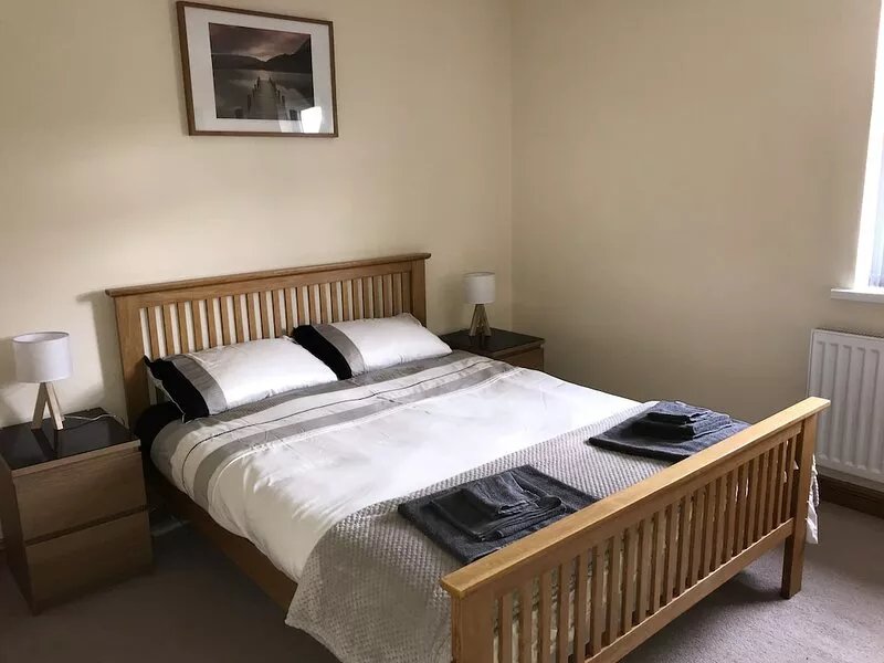 Spacious 4 bedroom semi-detached house in a quiet, residential area in Brecon.