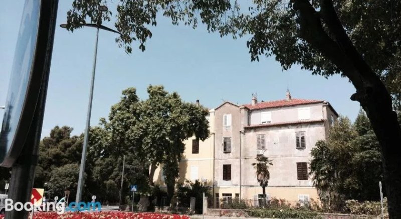 Apartman S Pogledom Na Vrt