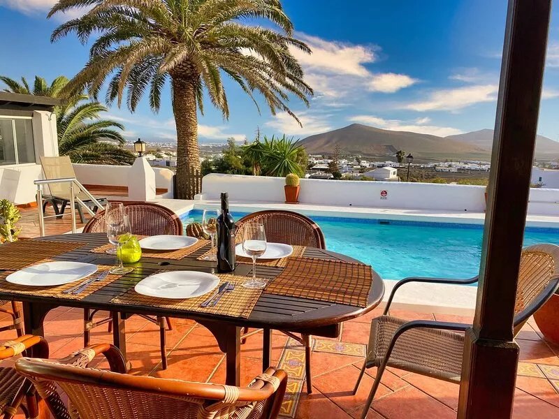 Spectacular rental home - Ocean and mountain view. Heated pool. Sleeps 6