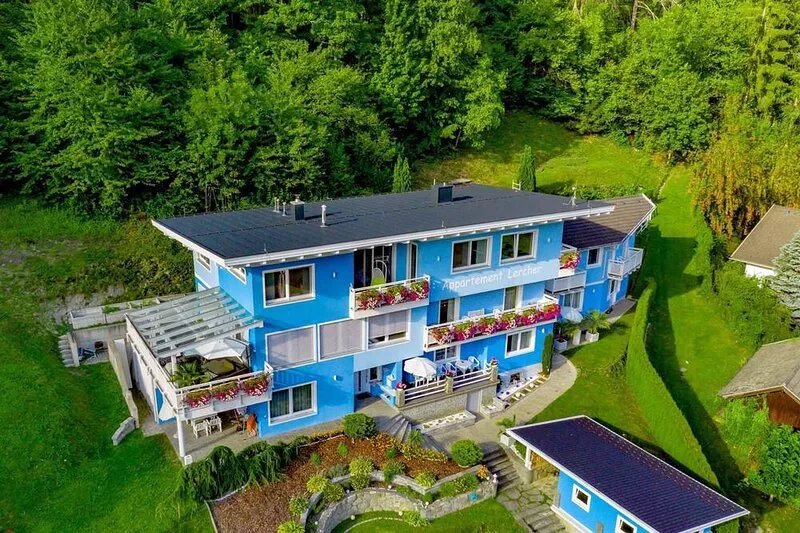 Holiday apartment In a quiet and sunny slope