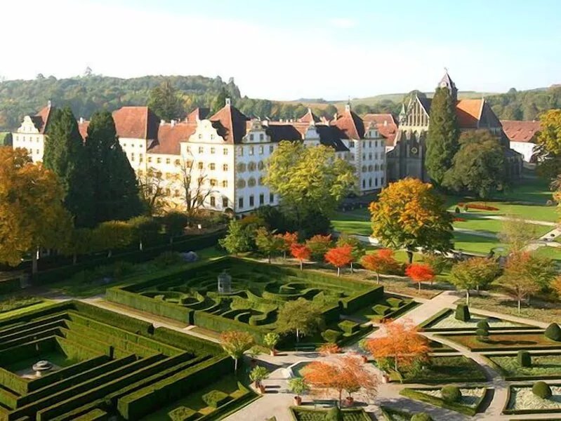 Elegant apartment in historic house, next to nature reserve and Salem Castle