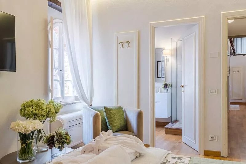 Timeless Elegance: A Historic Retreat in Lucca's Art District