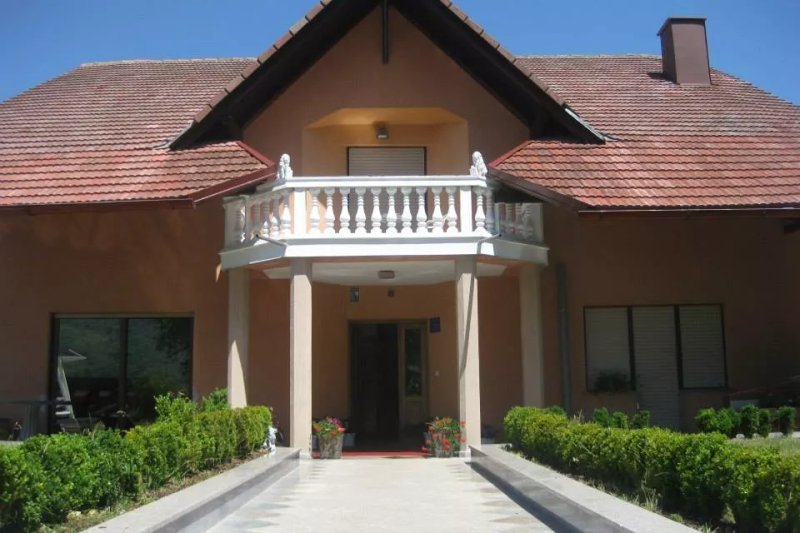 Rooms and Restaurant Ive