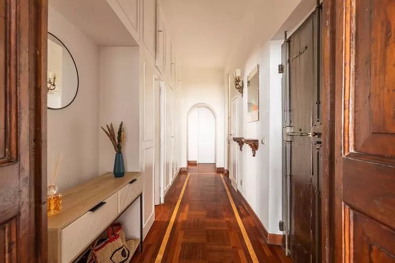 Campo de' Fiori Large and Beautiful Apartment