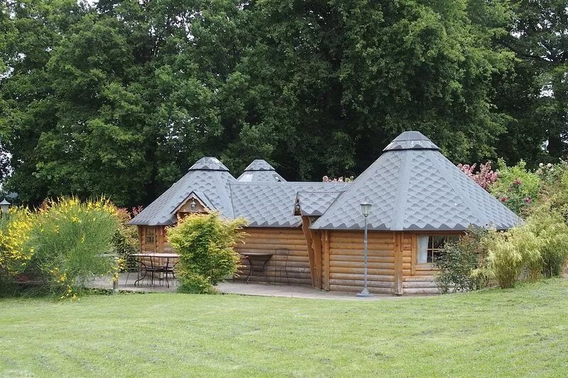 5p hut at Trénube Farm between Rennes and Brocéliande
