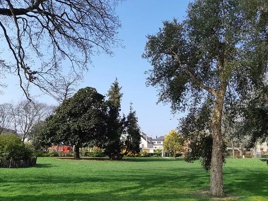 Square de Villeneuve