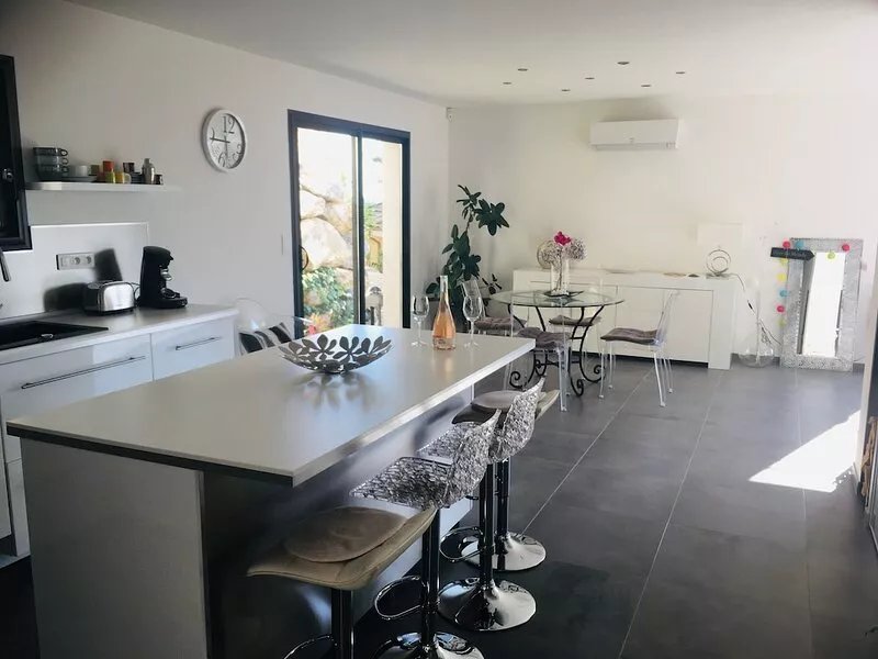 Villa Moderne à Proximité de la Garrigue, Sentiers Rando, Vtt, 20km des Plages