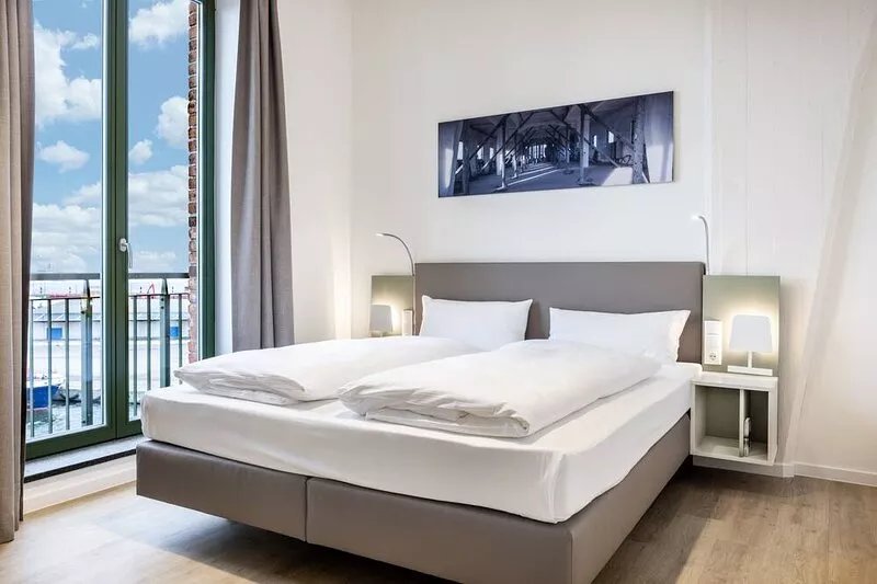 Harbor residence with gallery bedroom, roof terrace and unique harbor view