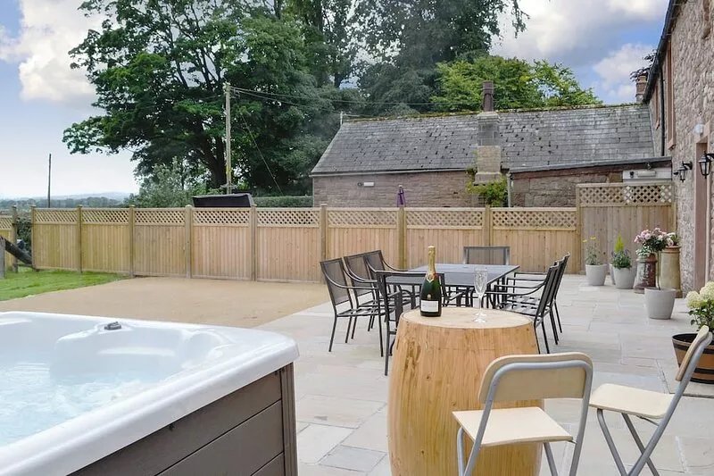 4 bedroom accommodation in Calthwaite, near Penrith
