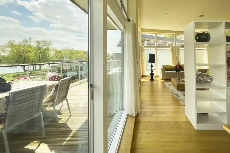60 Howells Mere, Lower Mill Estate, 10 Adults +3 Kids, Spa, Pool, Dogs Allowed