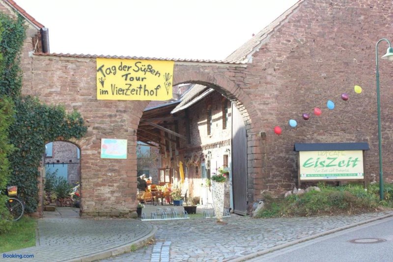 Vier Zeit Hof