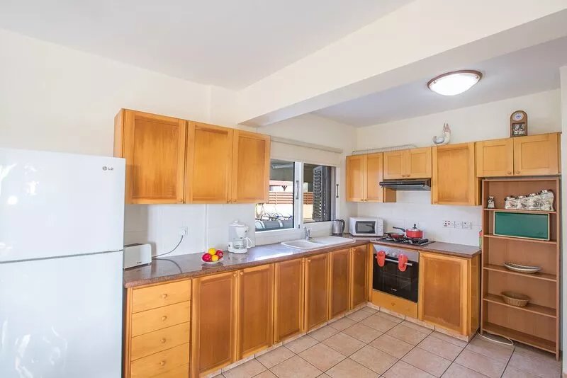 Villa Rania, Modern 4BDR Ayia Thekla Villa with Pool, Close to the Beach