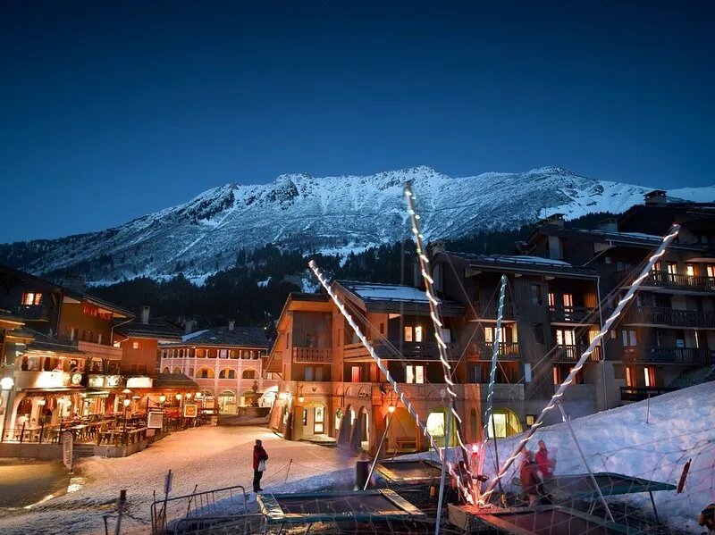 AT THE FOOT OF THE SLOPES, BEAUTIFUL T3 SOUTH FLOORED APARTMENT in CHALET