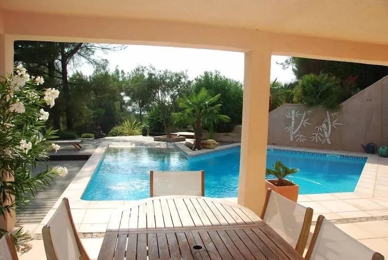 Nice architect house with stunning pine view only 4km from Aix en Provence